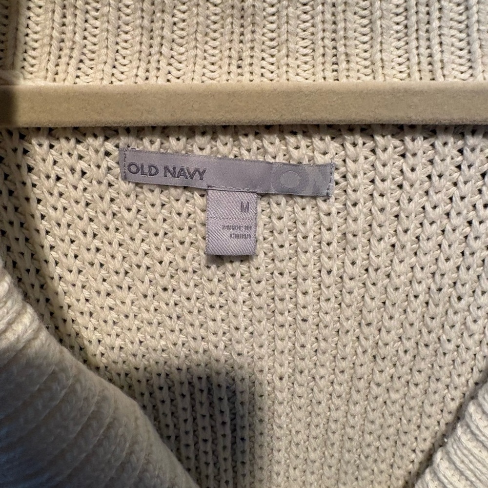 Old Navy Women's Cream Cable Knit Sweater - Picture 2 of 2